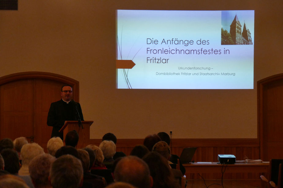 Kpl. J. Kämpf über "Die Anfänge des Fronleichnamsfestes in Fritzlar"